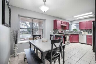 1205 Ivybridge Dr in Pflugerville, TX - Building Photo - Building Photo