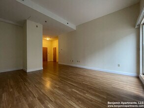 1055 Commonwealth Ave, Unit 247 in Boston, MA - Building Photo - Building Photo