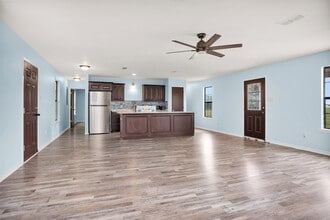 1194 Private Rd 1311 in Centerville, TX - Building Photo - Building Photo