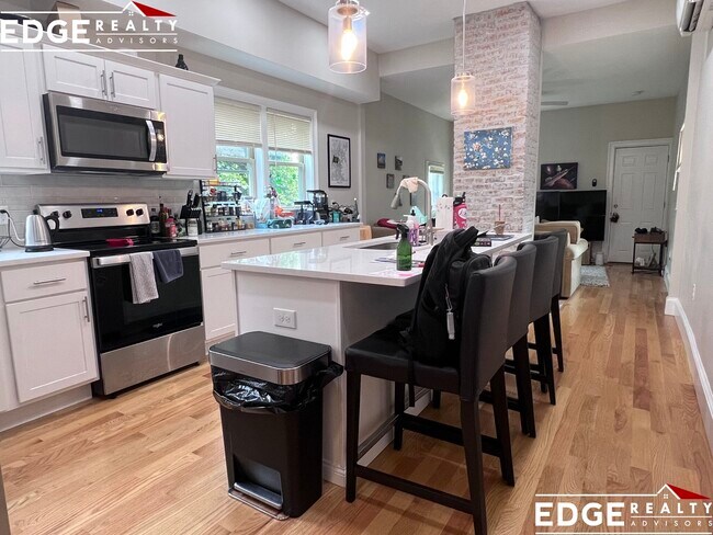 72 Foster St, Unit 2