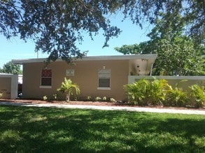 Jupiter Palms in Jupiter, FL - Building Photo - Building Photo