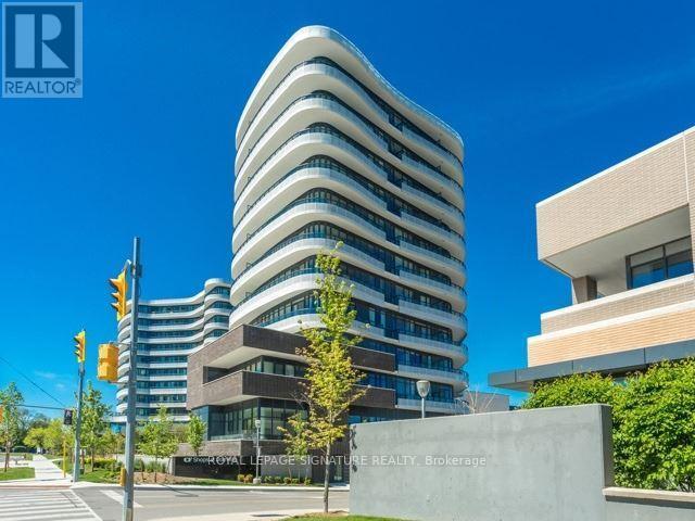 99 The Donway W in Toronto, ON - Building Photo