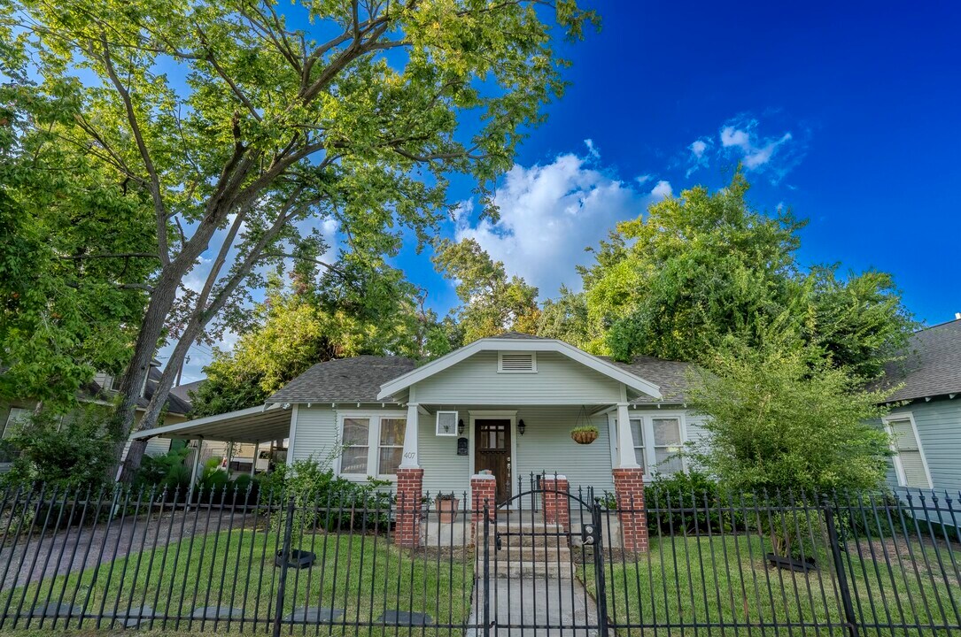 407 E 27th St in Houston, TX - Building Photo