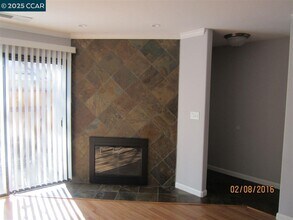327 Pantano Cir in Pacheco, CA - Building Photo - Building Photo