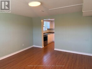 122 Portland St in Toronto, ON - Building Photo - Building Photo