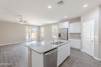 13606 W Desert Moon Way in Peoria, AZ - Building Photo - Building Photo