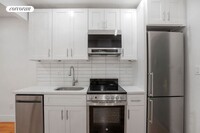 337 E 54th St in New York, NY - Building Photo - Building Photo