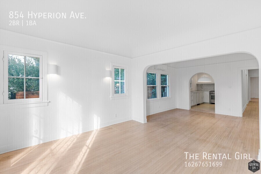 854 Hyperion Ave in Los Angeles, CA - Building Photo