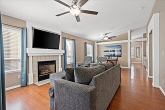 3325 Indian Moon Dr in Las Vegas, NV - Building Photo - Building Photo