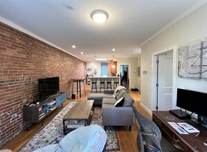 5 Marney St, Unit 2 in Cambridge, MA - Building Photo - Building Photo