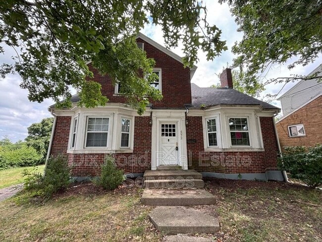 property at 4072 Race Rd
