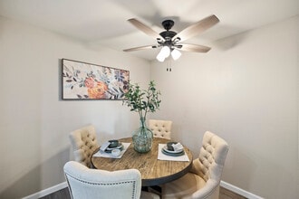 The Oaks Apartments in Upland, CA - Building Photo - Interior Photo