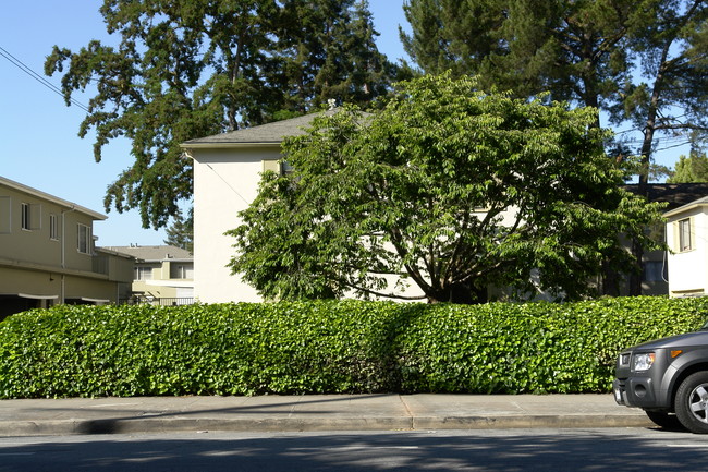 Laurel Oaks Apartments in Menlo Park, CA - Foto de edificio - Building Photo