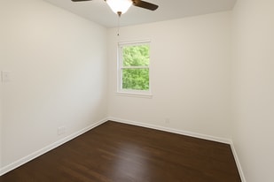 1703 W Hunt St in Sherman, TX - Building Photo