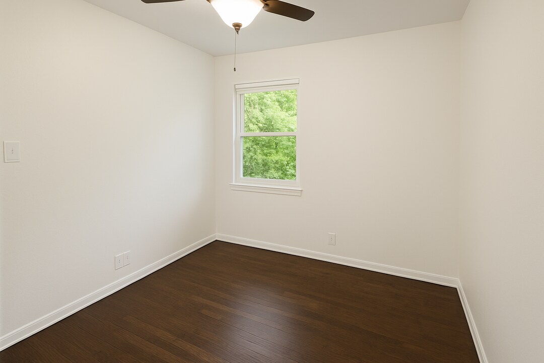 1703 W Hunt St in Sherman, TX - Building Photo