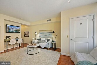 555 Massachusetts Ave NW in Washington, DC - Building Photo - Building Photo