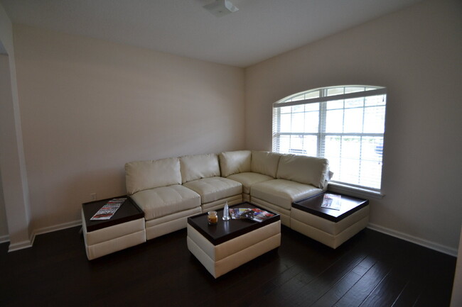 13117 Notre Dame Ln in Jacksonville, FL - Building Photo - Building Photo