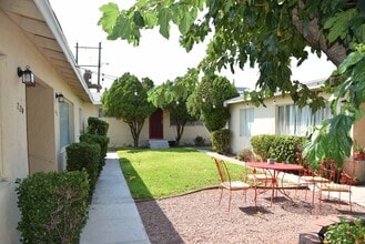 218 S 14th St in Las Vegas, NV - Building Photo - Building Photo