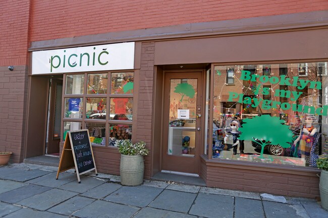 162 Court St in Brooklyn, NY - Building Photo - Building Photo