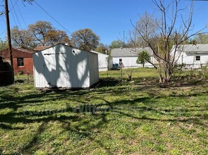 837 Whittier St in Wood River, IL - Foto de edificio - Building Photo