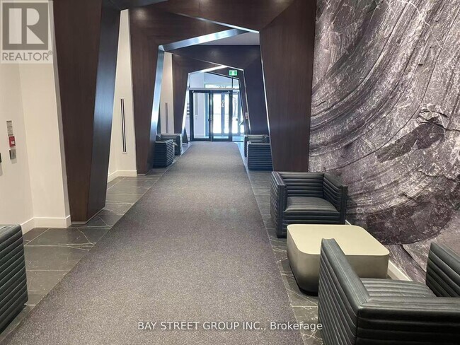 308 Jarvis St in Toronto, ON - Building Photo - Building Photo