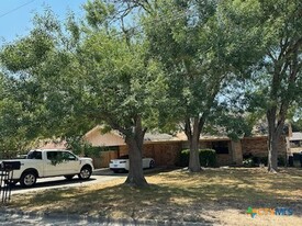 724 Woodcrest Cir in New Braunfels, TX - Building Photo