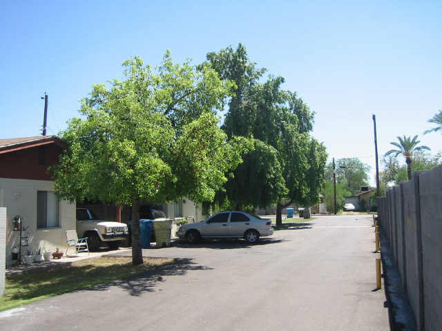 2610 W McLellan Blvd in Phoenix, AZ - Foto de edificio - Building Photo