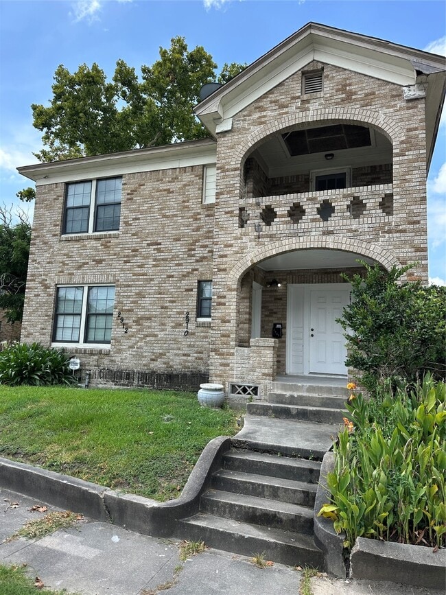 property at 2910 Wichita St