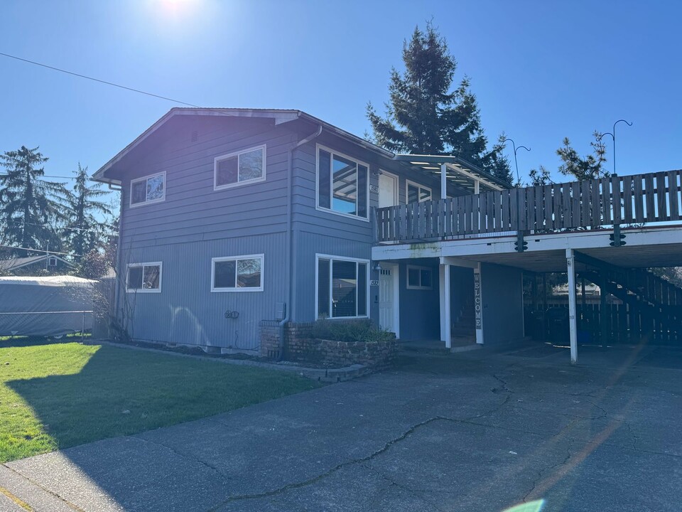 1580 Bogart Ln in Eugene, OR - Building Photo