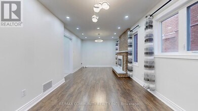 32 Faywood Dr in Brampton, ON - Building Photo - Building Photo