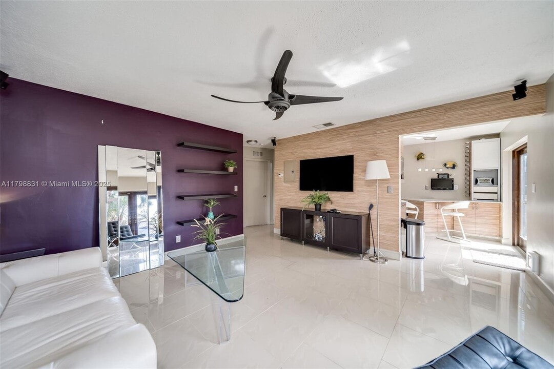 1473 NW 10th St in Dania Beach, FL - Building Photo