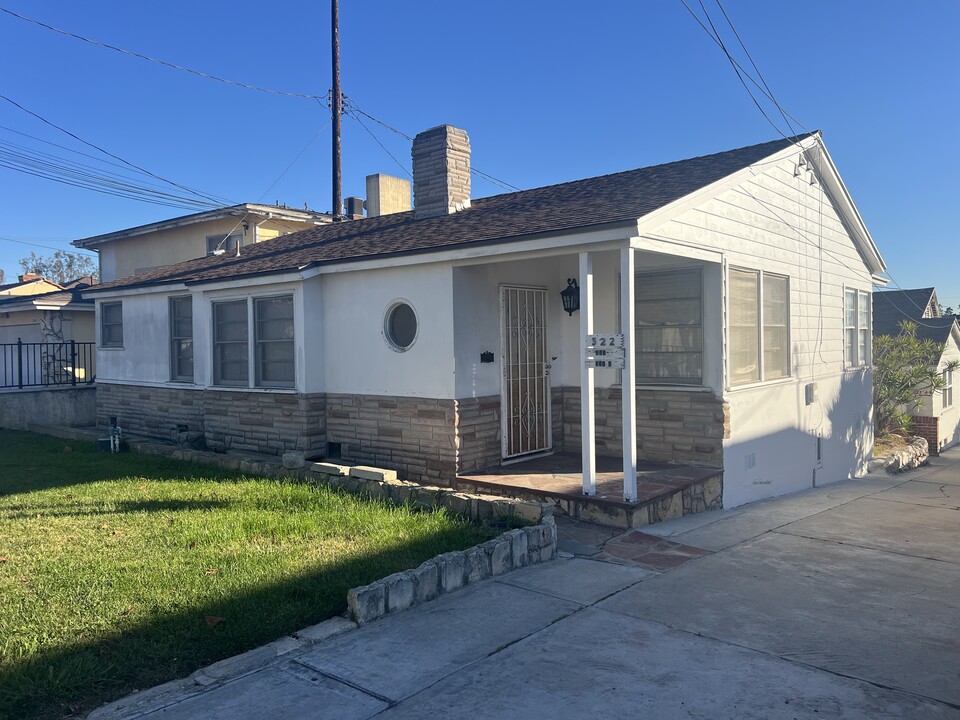 322 W Plymouth St in Inglewood, CA - Building Photo