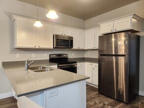 3984 W 1850 N, Unit 302 in Lehi, UT - Foto de edificio - Building Photo
