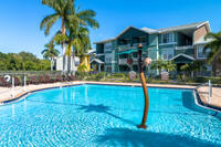 Royal Palm Terrace Apartments in Bradenton, FL - Foto de edificio - Building Photo