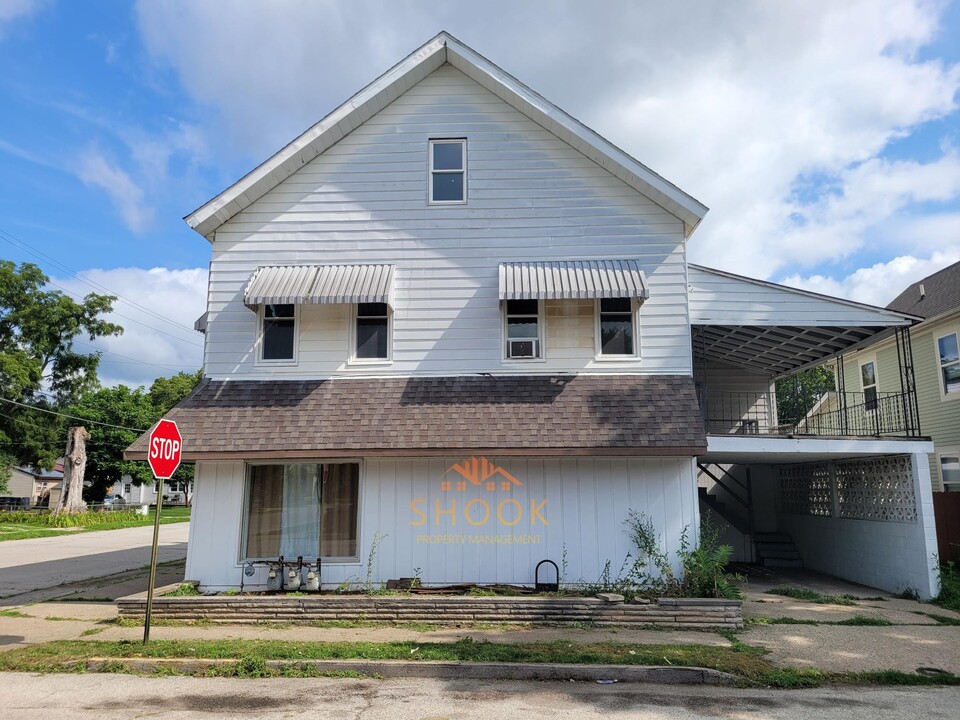 1300 Howell St in Lafayette, IN - Foto de edificio