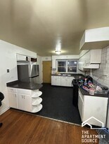 7528 N Claremont Ave, Unit 2 in Chicago, IL - Building Photo