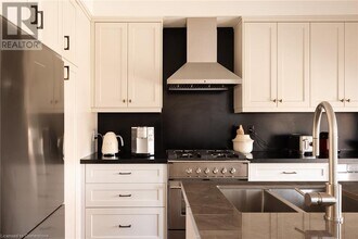 31 Brownstone Ln in Toronto, ON - Building Photo - Building Photo
