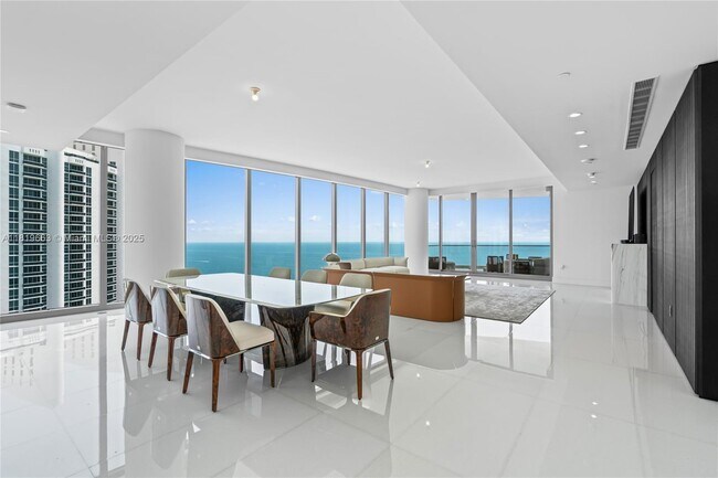 17975 Collins Ave in Sunny Isles Beach, FL - Building Photo - Building Photo