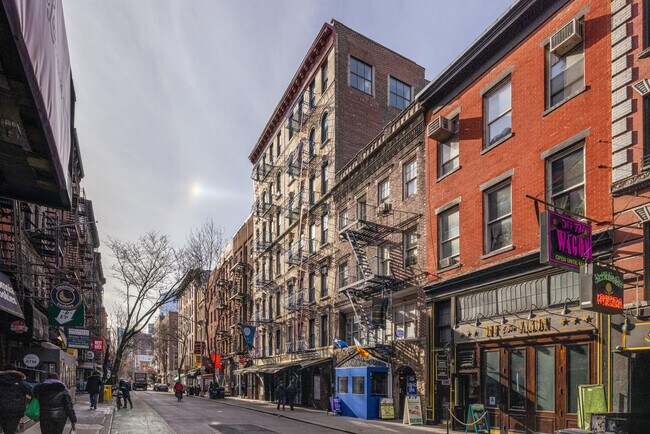 105 Macdougal St in New York, NY - Foto de edificio - Building Photo