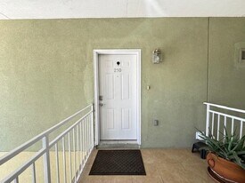 5402 Marcella Ave, Unit 210B in Laredo, TX - Building Photo