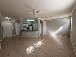 911 N Orange Ave, Unit 125 in Orlando, FL - Building Photo - Building Photo