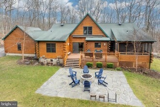 1212 Acacia Dr in Hawley, PA - Building Photo - Building Photo