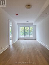 800-800 Broadview Ave in Toronto, ON - Building Photo - Building Photo