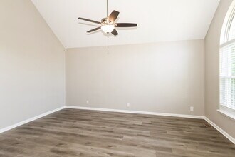 6311 Lure Ct in Louisville, KY - Building Photo - Building Photo