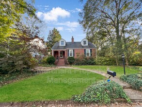 111 W Hillcrest Dr in Greenville, SC - Building Photo - Building Photo