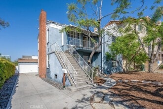 711 N Howard St in Glendale, CA - Building Photo - Building Photo