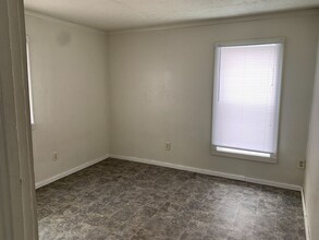1004 E 4th Ave in Mitchell, SD - Building Photo - Building Photo