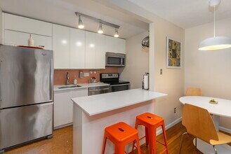 171 South St, Unit 11B in Boston, MA - Foto de edificio - Building Photo