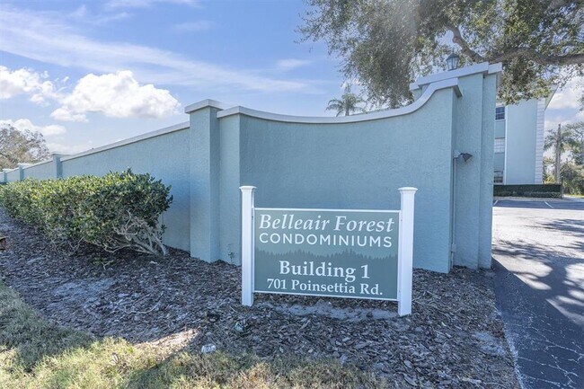 701 Poinsettia Rd in Belleair, FL - Building Photo - Building Photo
