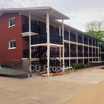 711 W Church St in Champaign, IL - Building Photo